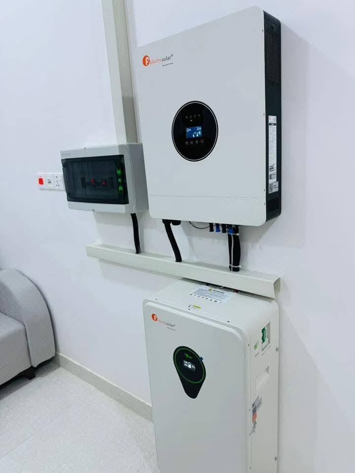 🔋⚡ تم بحمد الله إنجاز وتنصيب منظومة طاقة شمسية
📍 صلاح الدين 
⚡ مواصفات المنظومة:
☀️ 20 أمبير نهاري
🌙 18 أمبير ليلي
✅ مكونات المنظومة:
1️⃣ ألواح جنكو بقدرة 620 واط
ضمان 15 سنة عدد(10)
2️⃣ بطارية ليثيوم Felicity 🔹 سعة 17.5 كيلوواط/ساعة 🔹 ضمان 5 سنوات ✅
3️⃣ إنفيرتر Felicity 12k 🔹 أداء عالي وكفاءة ممتازة
 ضمان سنتين ✅
💰 لماذا تختارنا؟
✔️ أسعار مناسبة وتنافسية جداً
✔️ توفير قائمة المواد مع الشركات المصنعة بكل شفافية
✔️ إمكانية المقارنة والتأكد من الأسعار قبل التنفيذ
✔️ التزام بالمواعيد وجودة في العمل
✔️ خدمة متواصلة ليلاً ونهاراً ☀️🌙
🎉 مكتب المستقبل للطاقة الشمسية ⭐ الثقة • الجودة • الأمان ⭐
📞 للاستفسار والحجز:
(***********) 
(***********)
