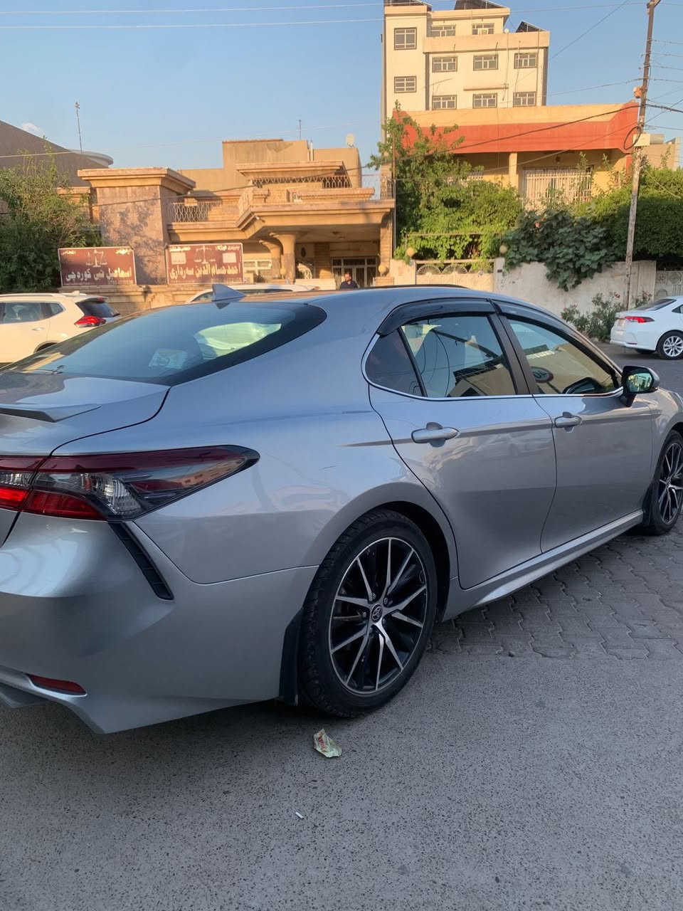 من رخصة ادمن المحترم
سلام عليكم محبوبة الجماهير 
تويوتا كامري 2022
مواصفات SE plua Hybrid 
مكينة 2.5L ماشي 107mile
شبر بونيت صبغ مكانين تعديل بارد 
رأس شاصي صبغ 
مرقم اربيل جاهز سنوية جديدة لحد 2031
سعر مناسب : 190$ وبي مجال 
سيارة حلوة ونظيفة مال بيت بدون نواقص 
للبيع فقط بدون مراوس 
عنوان اربيل 
للاستفسار والتواصل واتساب ***********
