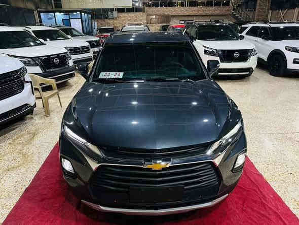 🔴(فرع كركوك) 

🟢Chevrolet Blazer 2LT 2022🟢

حجم المحرك 4 سلندر (2.0L) توربو

♦️ (مرقم اربيل جاهز) 

عداد المسافة 35213 mile

الضرر كما موضح بالصور 

🔴(السعر/19000 $ )

🔴المواصفات:

بصمة تشغيل
بصمة أبواب
تشغيل عن بعد(Remote Start)
رادار امامي (تحديد مسار) 
رادار خلفي (تحذير من الاصطدام)
شاشة كبيرة لمس
حساسات خلفية+ كاميرا
Android Auto
Apple Car Play
مانع انزلاق+ABS
منافذ AUX+USB
Auto Start اوتو ستارت 
Auto Stop اوتو ستوب 
مثبت سرعة
تحكمات استيرن 
هاند بريك بصمة
وبقية المواصفات المعروفة

🔴(العنوان/ كركوك شارع المعارض)
                    ________________________

🔴للاتصال/

فيصل
***********
