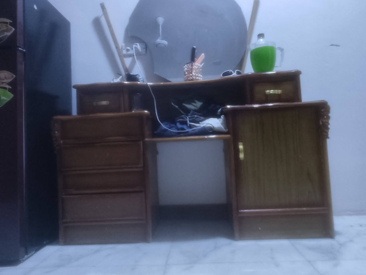 تحيه طيبه 💚
غرفة نوم عراقي للبيع تتكون من كنتور 6أبواب وملحق وميز مرايه وزاويه باب قلاب وچربايه وملحق وجرارات عاايزه شوي ترتيب مكاني كوت أتصل وتدلل ***********
