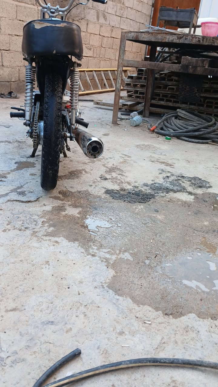 السلام عليكم ايراني للبيع محرك ارشا موديل 2020دراجة فصلة وسرعة مكينة نضيفة ولفات صفر واحد  جدد البارحة شديتهن  واحد ويالة جدد دبل سيم جاملض جديد  كلج هوة واليدة جديد رايدهة 250 وبيها مجال وهاذة رقمي ***********وذا تريد راسلني عل واتساب
