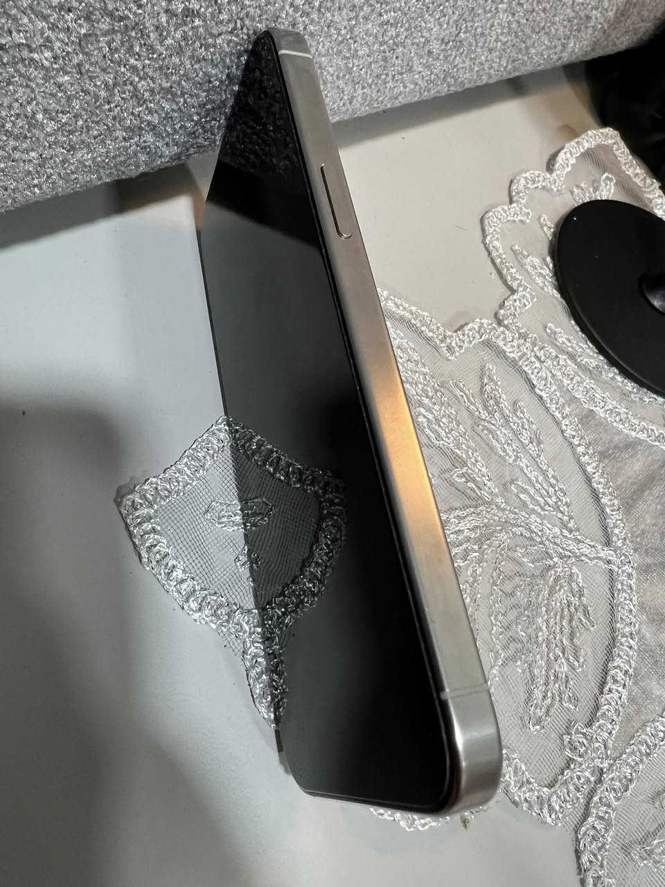 ايفون 15 برو ماكس📱
ذاكره 265 نظافه 100%‎‎
بطاريه 89 بلاديه
جهاز بصمه وجه واكفه وضهر مكسور
موضح بل صور  
دبل سيمكارت👀
سعر 850 قفل قفل
استفسار اتصال 
‏‭***********
او وتساب 
مكان الجهاز بغداد حي العامل
