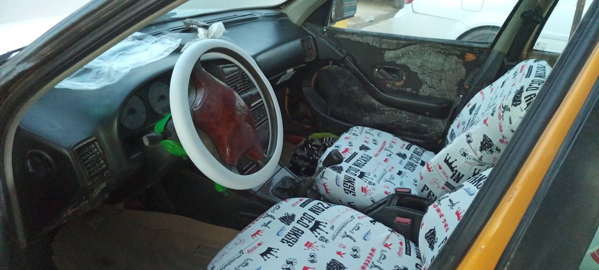 بيجو بارص مديل 10 مصفراه هيه وغرامات مادور مباشر رقم نكليزي مكينه وكير شرط حداديه جديه تخم تاير جدد كهربايت كله شغاله سعره 25 العنوان دوانيه الحمزاه الشراقي ***********
