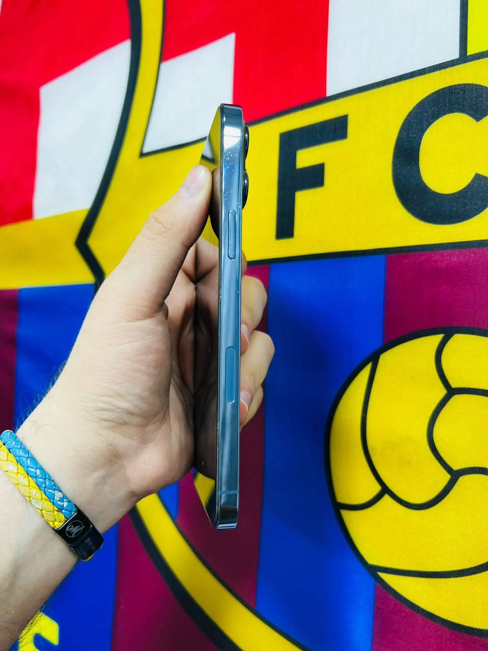 📱 للبيع iPhone 13 Pro Max بحري

🔹 السعة: 256GB
🔹 اللون: بحري
🔹 نسبة البطارية: 82%
🔹 الجهاز نظيف جداً واستعمال شخصي
🔹 كلشي شغال 100% بدون أي مشاكل

السعر مناسب للجادين فقط، وللاستفسار راسلني خاص.***********
