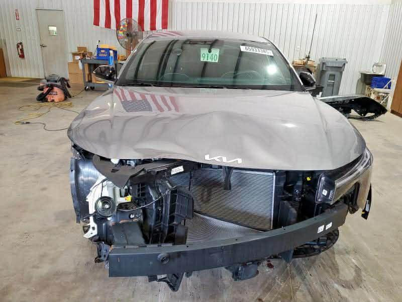 كيا K4 للبيع 2025 فول مواصفات
وارد امريكي حادثه موظع بلصور  
مواصفاته  
بدون رقم السياره 
بصمه و وبصمه ابواب 
اناره ترحيب عند الاقتراب من السياره
تشغيل عن بعد
صندوق ذكي يفتح عند الاقتراب من السياره
رادار امامي وجانبي
لايت لد 
كشنات جلد 
الكشنات الاماميه تدفئه +  
شاشه اصليه وكامرا اصليه
شاشه كاربلي
شاحن واير ليس
سايد بريك بصمه
تحكم مقود كامل 
وبعد المواصفات المعروفه بال  gtlin K4
السياره معروضه ب  175 وبيه مجال بسيط حك الجيه
مكان السياره بابل  المسيب
للاستفسار اكثر الاتصال 
***********
رجائا مو شراي لاتخابر
