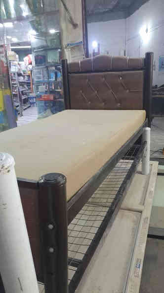 السلام عليكم  اخر اربع قطع جربايه هيه الدوشك ام النفر السعر قفل ٣٥ الف ***********
