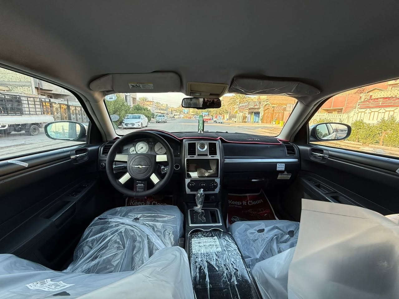 السلام عليكم اوباما موديل 2008واردامريكي كير محرك تبريد تخم تاير باتري جديد كهربائيات كلها تشتغل السياره بدون نقص رقم شمالي مكمل العامله وهاز السياره
الي يأخذ السياره كبل يروح يبصم حته الرسوم دافعها فقط صابغها الجماليه لان جانت جارده حادث امريكا بيها وسونرها بل منشور 
السعر ٩٨ وبيها مجال بسيط
للاتصال ***********
العنوان الشعب
