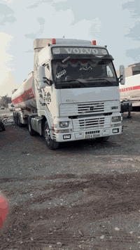 اخوان فالفو للبيع موديل2001 حجم المحرك 420سياره كامله من جوه الشغل جيب...