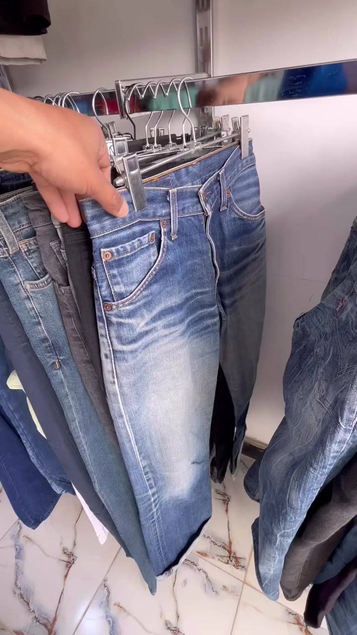 على بركة الله فتح يوم الجمعه
بنطرون كابوي وتشيرت رجالي

 ( محل بالات ميلانو 2 للملابس الرجالية )

عنوان المحل :- الرفاعي شارع ٤٠ المحلات الجديدة (الاستثمار) قرب مطعم مندي عدن


**إذا كنت صاحب هذا الإعلان وتريد حذفه لأي سبب، رجاءا أرسل رسالة إلى الدعم الفني**