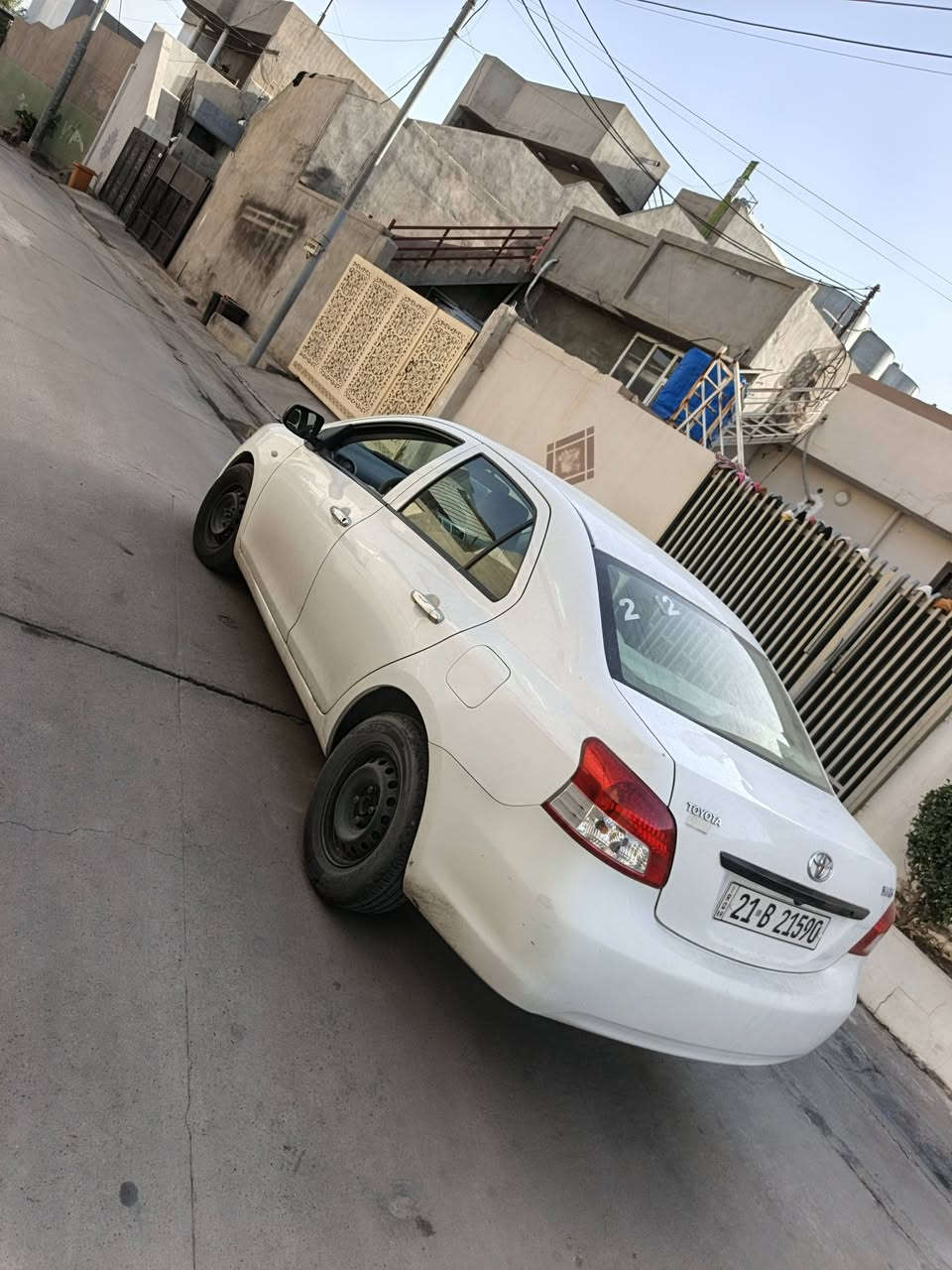 تۆیۆتا یارس 2012 گێر ئۆتۆماتیک خلیجی
مەکینە گەورە مەرغوب 160 هەزار کم ڕۆشتووە 

سەنەوی ژینگەی نوێیە دەفتەر بەنزبنی هەیە 

دوو سێ شوێنی ساردی هەیە گێر و مەکینەی بەشەرت 

هیچ کێشەیەکی تێدا نییە ژمارەی خاوەنەکەی ***********وەتسئاپ
