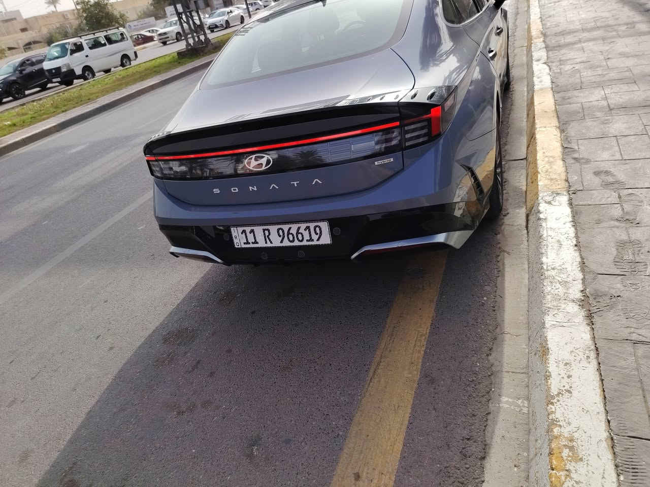 السلام عليكم سوناتا هايبرد للبيع او مراوس النترا هايبرد  نص فول  صور حادث منشوره بيها رصعتين بل بنيد بصيطه مال تحمل مكحله فقط موديل  ٢٠٢٤ ماشيه ١٩ مايل دخول جديد السياره بيه جاملغ وباب مبدل فقط بدون ايرباك  وطلع بيها كلير من امريكا جاملغ وباب بدون ضربه ولا معجون فقط كلير سعر 183 مجال بسيط جدامرقم بغداد *********** وتساب اتصال
