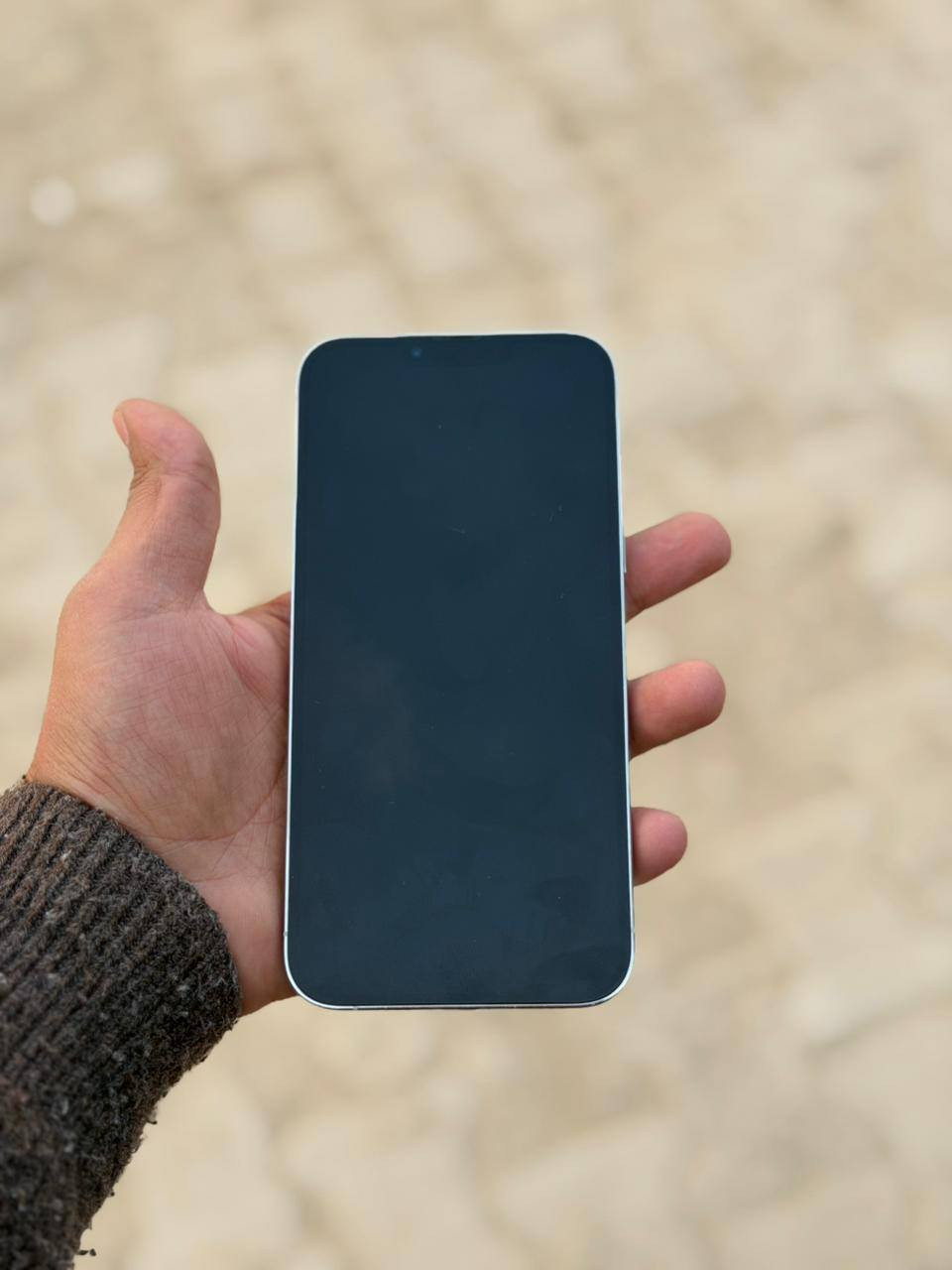 السلام عليكم إيفون 13 برو ماكس أبيض نضيف جدا غير مفتوح أبدا ولا زلغ الجهاز في حالة الوكالة بطارية 86 العنوان ناحية الوحدة السعر 700 ألف قفل رقم الهاتف ***********
