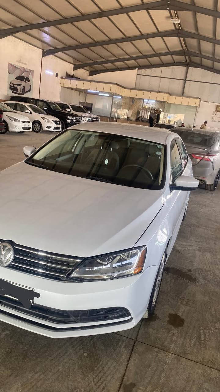 جيتا مودل2017 سياره به س بولند صبخ بي داخل رقم سنوي جديد گير محرك شه رت گير توماتيك  80هزار ريفه چويه سعر135مجال  رقم موبايل*********** Singapore
