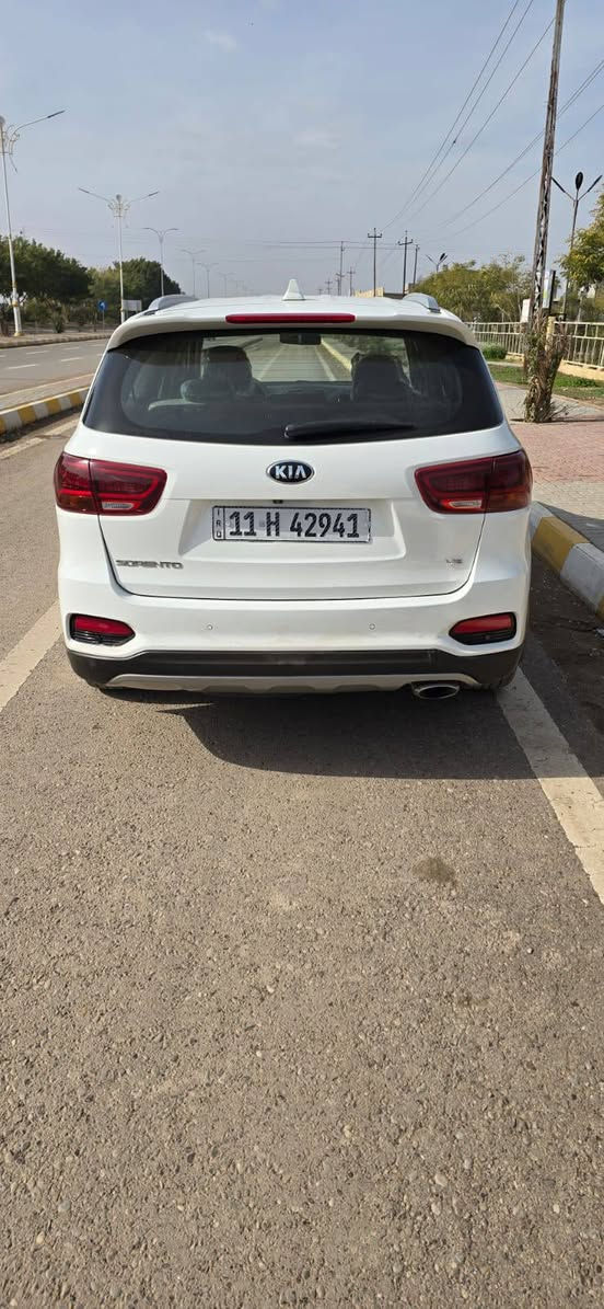 السلام عليكم
سورنتو 2020  خليجي كويتي6 سليندر  ، 7 راكب خليجي مكفوله كفاله عامه،  دبل شباج
فول مواصفات عدى الفتحه
نظام ترحيب 
بصمه ابواب وتشغيل 
لايتات زينون 
 كشنين كهرباء  
كامرا خلفيه 
دبل حساس امامي خلفي
 فول تحكمات ستيرن 
بردات خلفيه 
٣ انظمه قيادهة
سايد بريك بصمه
صندوك كهرباء 
تبريد ٣ قطع 
وبقيه المواصفات معروفه
سيارة جديدة جاهزة من كل شي  سيارة جديدة شركة ماتصرف عليه دينار  رقم الانكليزي الجديد وهزة جديدة ماشية 110الف كيلو السعر٢٥٥ وبيه مجال للطيبين العنوان صلاح الدين الدجيل *********** بيه وتساب ***********
