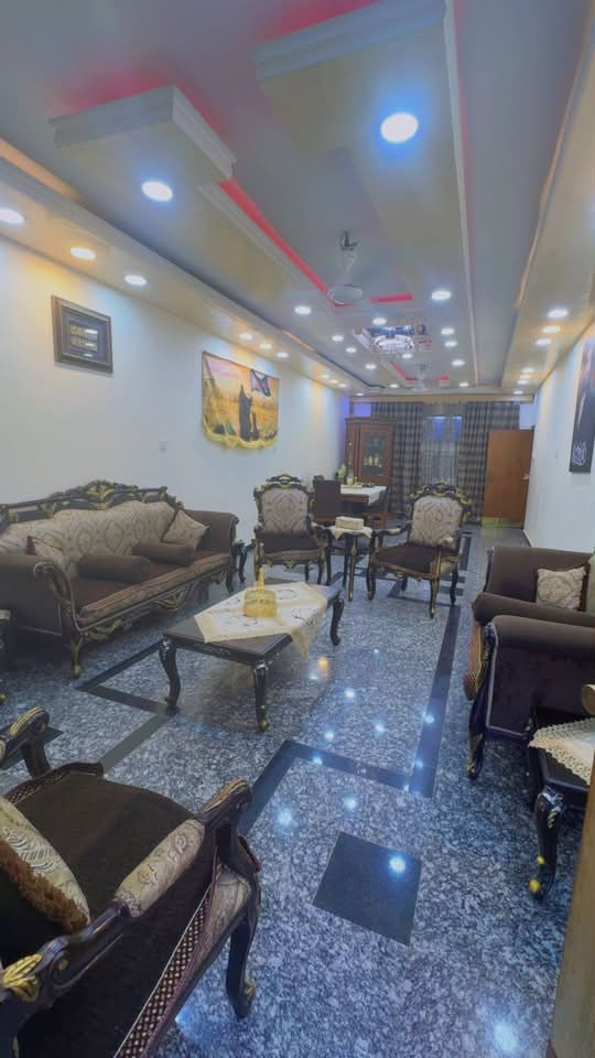 السلام عليكم دار للبيع البلديات مقابيل الاطفاء المساحة 240متر بسعر مناسب
‭0770 977 4473‬
