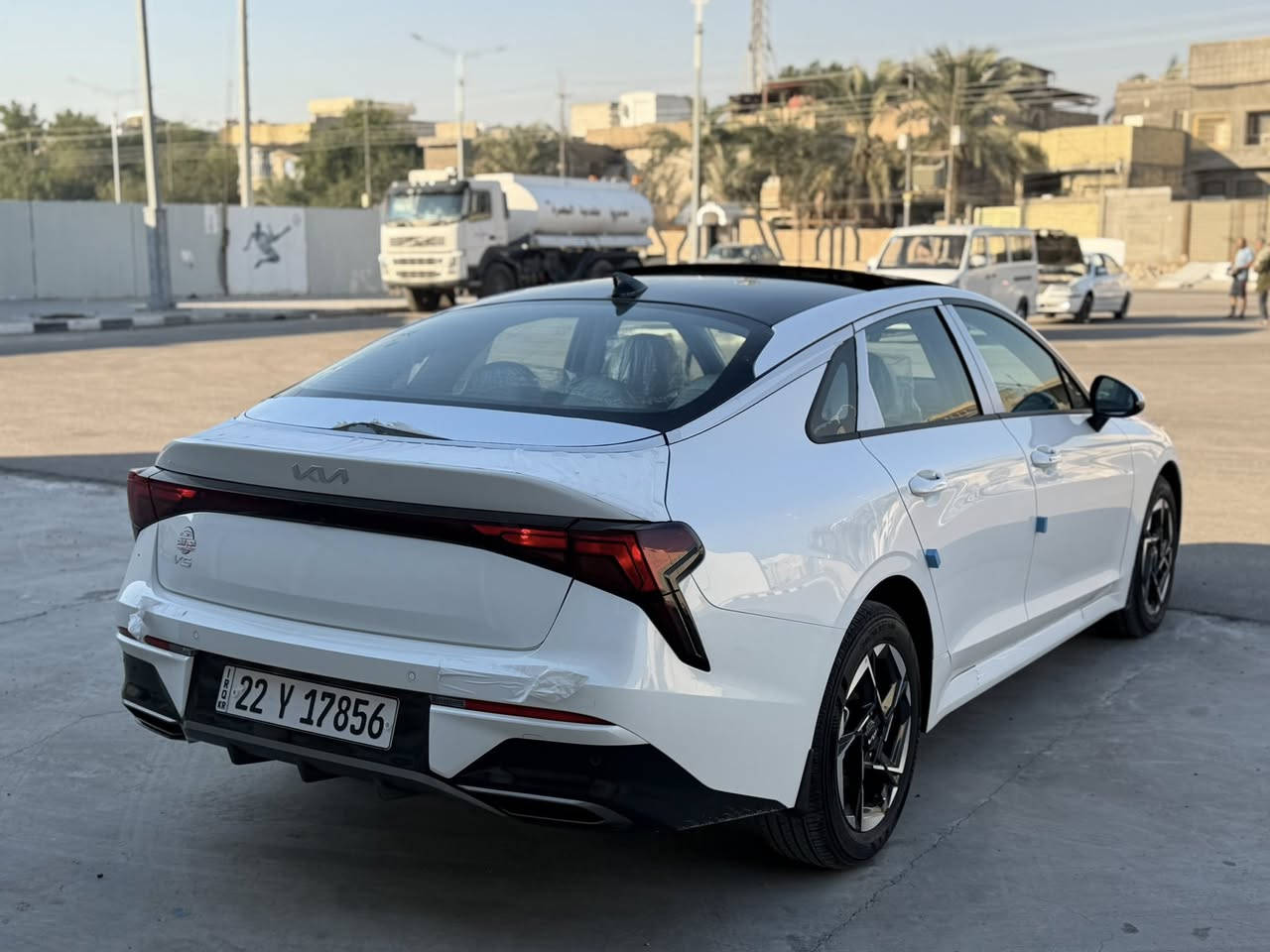 كي فايف K5
موديل 2026
زيروو صفرر 0KM 
رقم أربيل 
وكالة مجانية + تحويل مجاني 
فووول مواصفات 
بانوراما 
كشنات جلد
تدفئه تبريد 
هاند بريك بصمة 
باقي المواصفات معروفه 
ما يحتاج اذكرها فوول السياره 

مكان السياره البصرة - المعقل 

السعر 253 مجالها قليل 

***********
