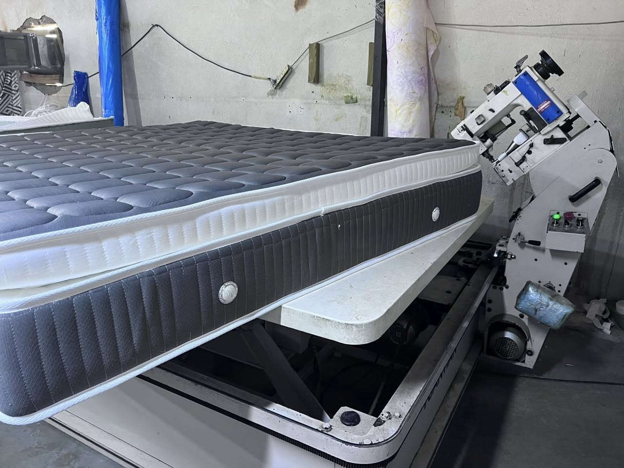 الراحة مو مجرد كلمة.. الراحة "جود وضمان 5سنوات💤
في معمل الجود، صممنا لكم دوشك(  Tip top )ليكون رفيق أحلامكم الهادئة. طبقات مدروسة من الإسفنج عالي الكثافة، مغلفة بأجود أنواع القماش القطني الناعم.
✨ جربه مرة.. وانسى تعب اليوم كله.
📍 متوفر الآن بجميع القياسات في معملنا.وبسعر(175)الف فقط 
مع التوصيل المجاني لكافه محافضات عراقنا الحبيب🇮🇶


**إذا كنت صاحب هذا الإعلان وتريد حذفه لأي سبب، رجاءا أرسل رسالة إلى الدعم الفني**