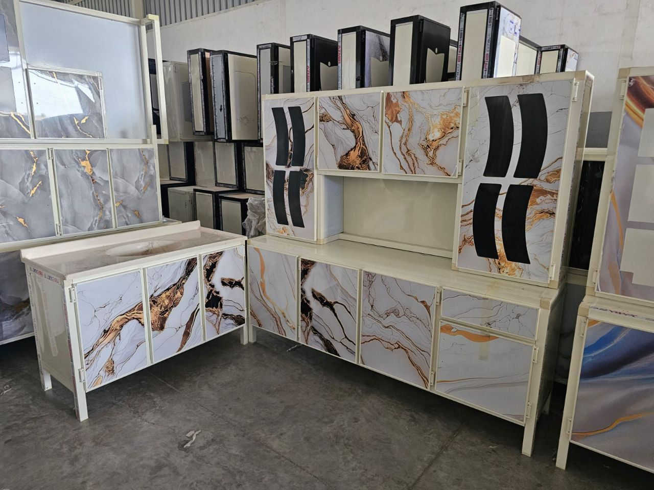 ما عليك بس  احجز والطلب يوصل لباب بيتك 🤗🌹🤗..
كاونتر  وملحق قياس مترين ونص 
..مع سنك متر ونص مرمر.


**إذا كنت صاحب هذا الإعلان وتريد حذفه لأي سبب، رجاءا أرسل رسالة إلى الدعم الفني**