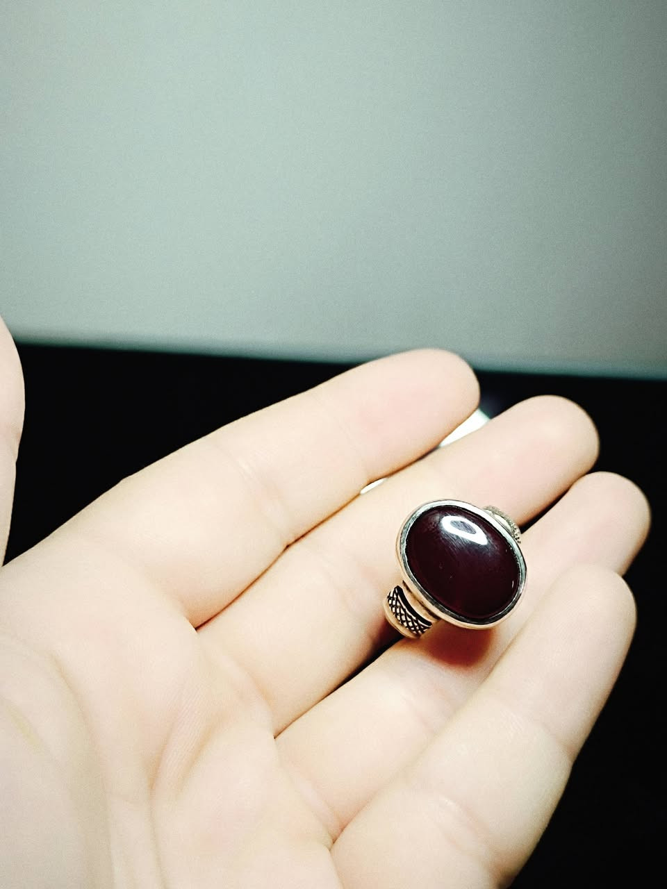 سلام عليكم
خاتم عقيق يماني كرزي الكرز صياغة يدوية جميلة روعة من جمال قياس 22/23

خاتم سليماني صياغة ملكية تحفة قياس 23/24

يوجد توصيل جميع محافظات العراق 

***********
