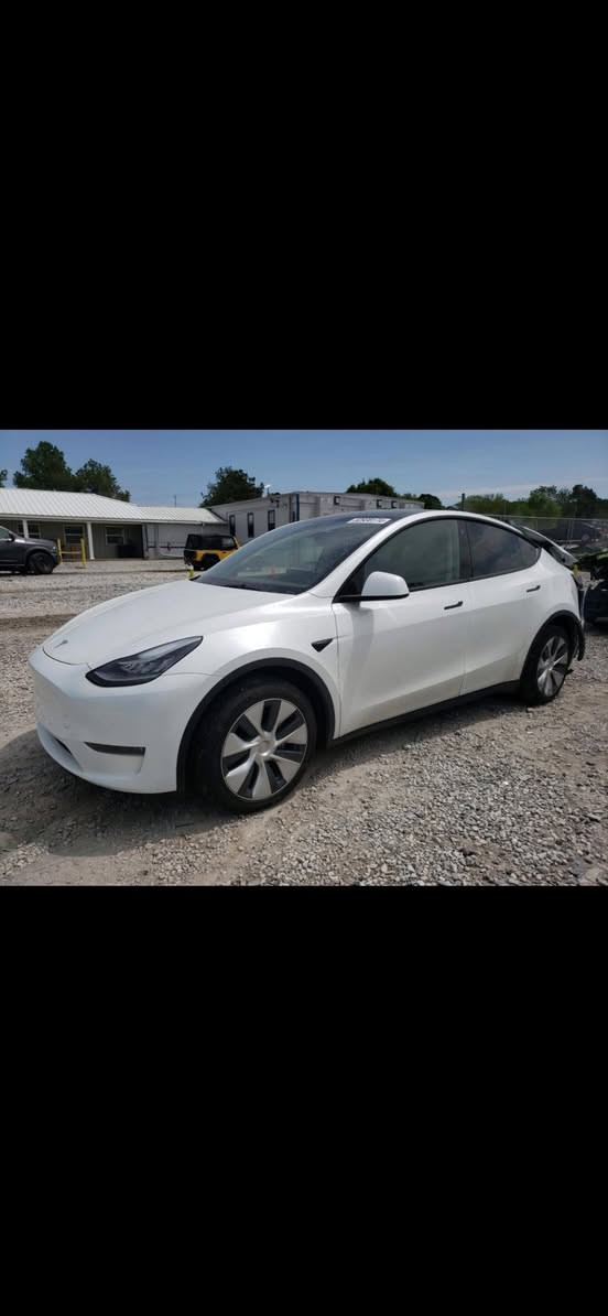 السلام عليكم
تسلا مودل y 
دبل ماطور 
٢٠٢٣
اون لاين
ماشيه ٢٣ كيلو
سياره بحاله جيده
مرقمه بغداد 
طلع بيه صبغ قطعتين من عده حادثه
مكان بغداد 
الرقم *********** 
السعر ١٧٨ وبيها مجال 
بدون ايرباك
