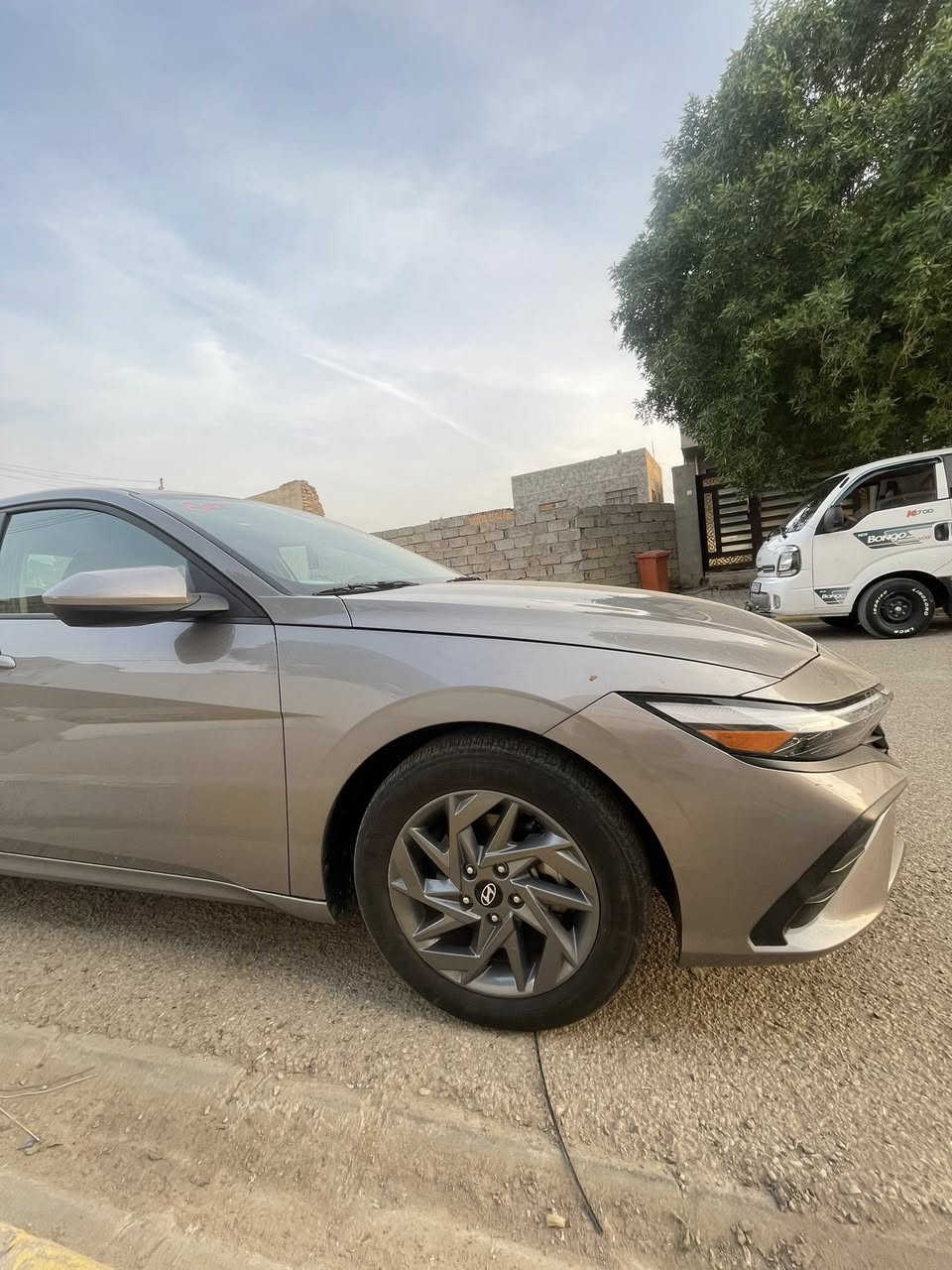 هوانداي النترا موديل ٢٠٢٤ماشيه ٤٥مايل
دخول جديد بدون رقم تترقم جميع المحافظات عده الإقليم 
سياره بدون تبديل بدون ايرباك✅
حادث خلفي بيه جوا مسطره مال بك لايت صبغ فقط ودعاميه تبديل نفس لون فقط حوض سليم ✅
مواصفات نص فول
بصمه تشغيل 
تشغيل عن بعد 
ردارات امامي وجانبي وخلفي
شاشه متصل 
دشبول لد
مكانه ديالى ***********واتساب او تصال 
سعرها ١٥٢وبيه مجال✅
