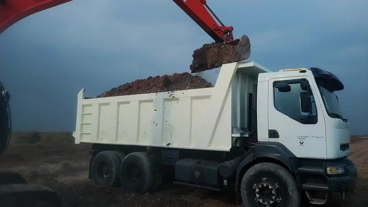 يوجد تراب دفن جميع القطع والمحلات التجاريه قلاب سكس واصل جميع مناطق واسط
 صويره💝 والمزرعه🌹 والحفريه😍 و طليحه 😘و التنميه❤️️
للأستفسار الاتصال على الرقم *********** ✅
