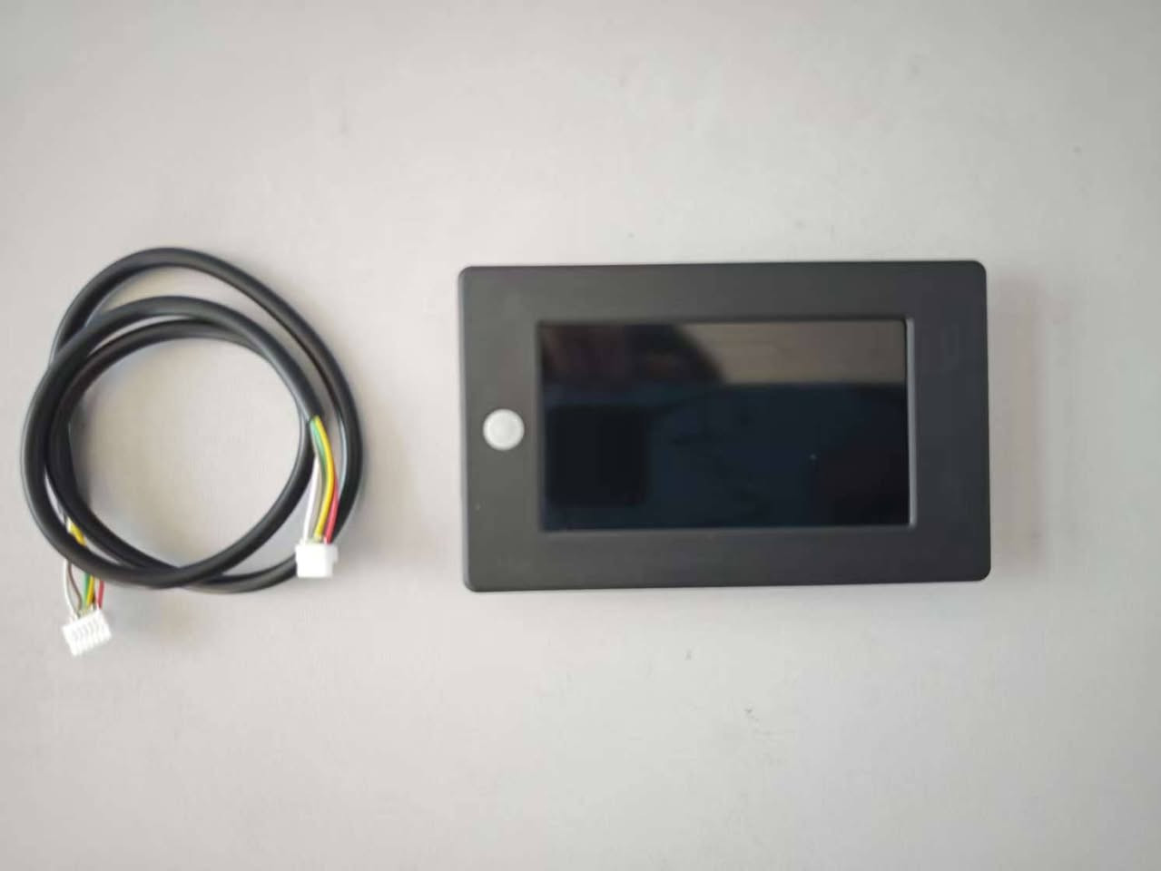 هذا المنتج هو شاشة عرض JK BMS LCD بحجم 3.2 بوصة. 

الاستخدام: مصممة خصيصاً لأنظمة إدارة البطارية (BMS) من نوع Jikong (JK).

الوظائف: تعرض جهد البطارية، التيار، حالة الشحن (SOC)، ودرجة الحرارة.

المميزات: تحتوي على مفتاح مدمج يعمل كبديل لمفتاح الـ BMS الأساسي.

التطبيق: مثالية لأنظمة الطاقة الشمسية ومراقبة البطاريات
أنطوني سعر وبالعافية 
لطلب الاتصال على الرقم 
***********
