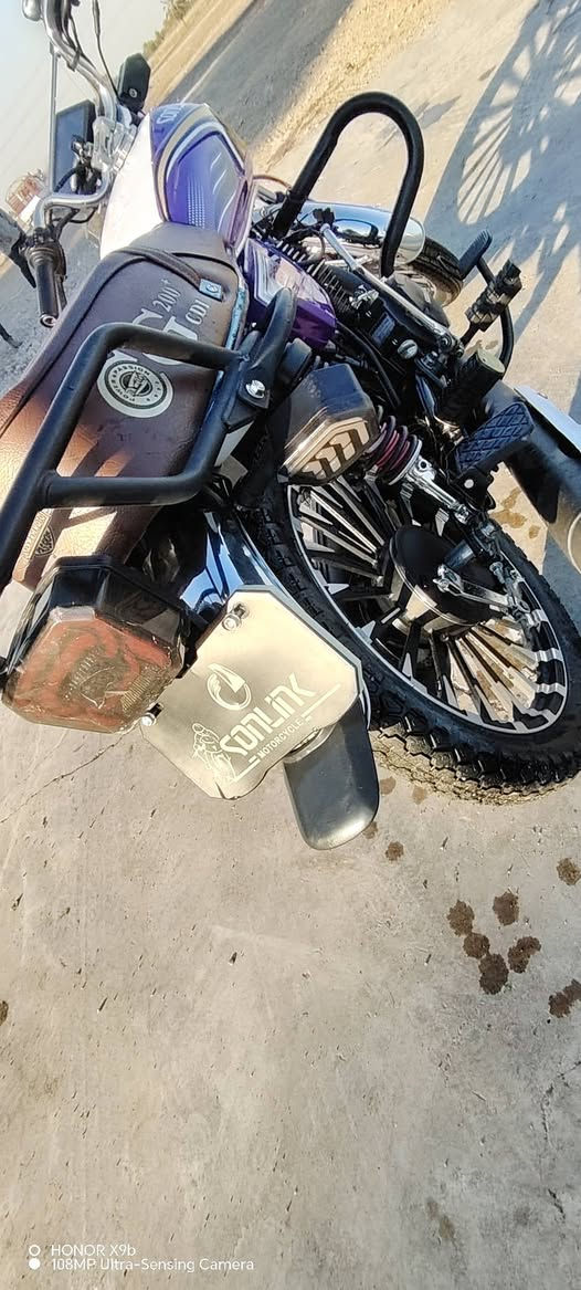 سلام عليكم دراجه البيع كفاله عامه موديل 2025 محرك 200 مكان عزيزية ***********
