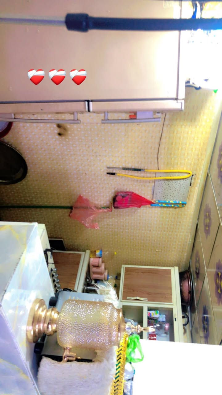 بيت البيع المساحه ٧٠متريتكون من   غرفتين غرفه زغيره مال جهال وغرفه كبيره وصاله ومطبخ وصحيات واتهويه وطارمه الخاص مفتوح السعر 16 العنوان شارع معمل الموز قرب اسواق جنات بنهايه الشارع


**إذا كنت صاحب هذا الإعلان وتريد حذفه لأي سبب، رجاءا أرسل رسالة إلى الدعم الفني**