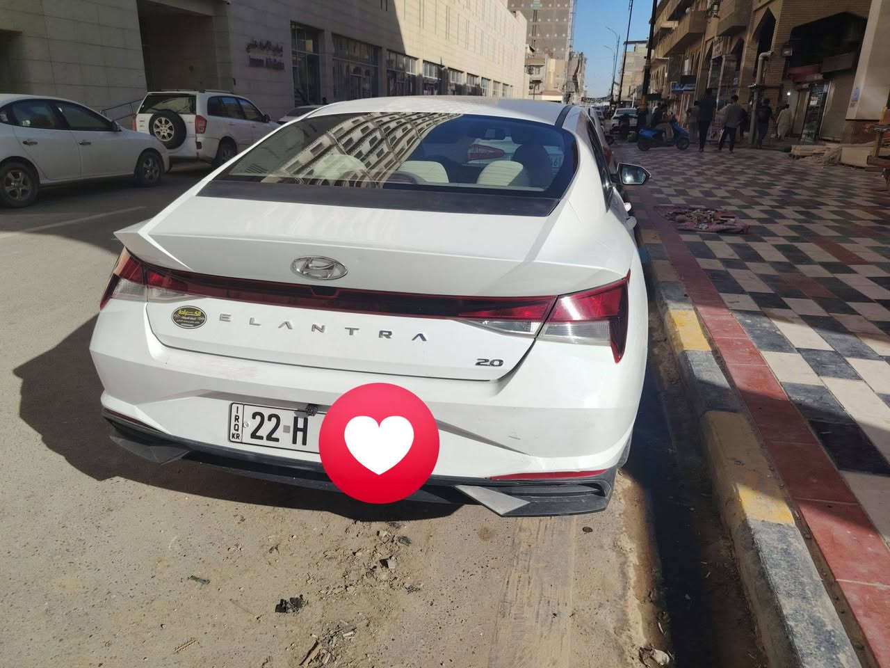 السلام عليكم
النترا للبيع 2021 خليجي بيه بارد بالباب الخلفي وشخوط بسيطه ممبين باقي السياره كفاله باسمي بالنجف السعر 145 بيه مجال بسيط
***********
