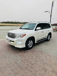 لاندكروز 2014 بريم 8 سلندر  4600 كفاله عامه  العداد ١٣٩  شرط وضع شركه ...