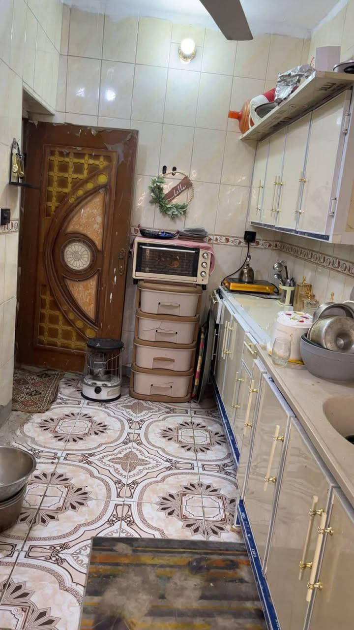 السلام عليكم بيت للبيع مساحته 150متر طابو صرف  بالمهندسين قريب شارع 80 الااتصال ع الرقم ((((***********)))) 
البيت جاهز ونظيف يرادله ترتيب بس ارضيه فقط
الباقي نطيف

