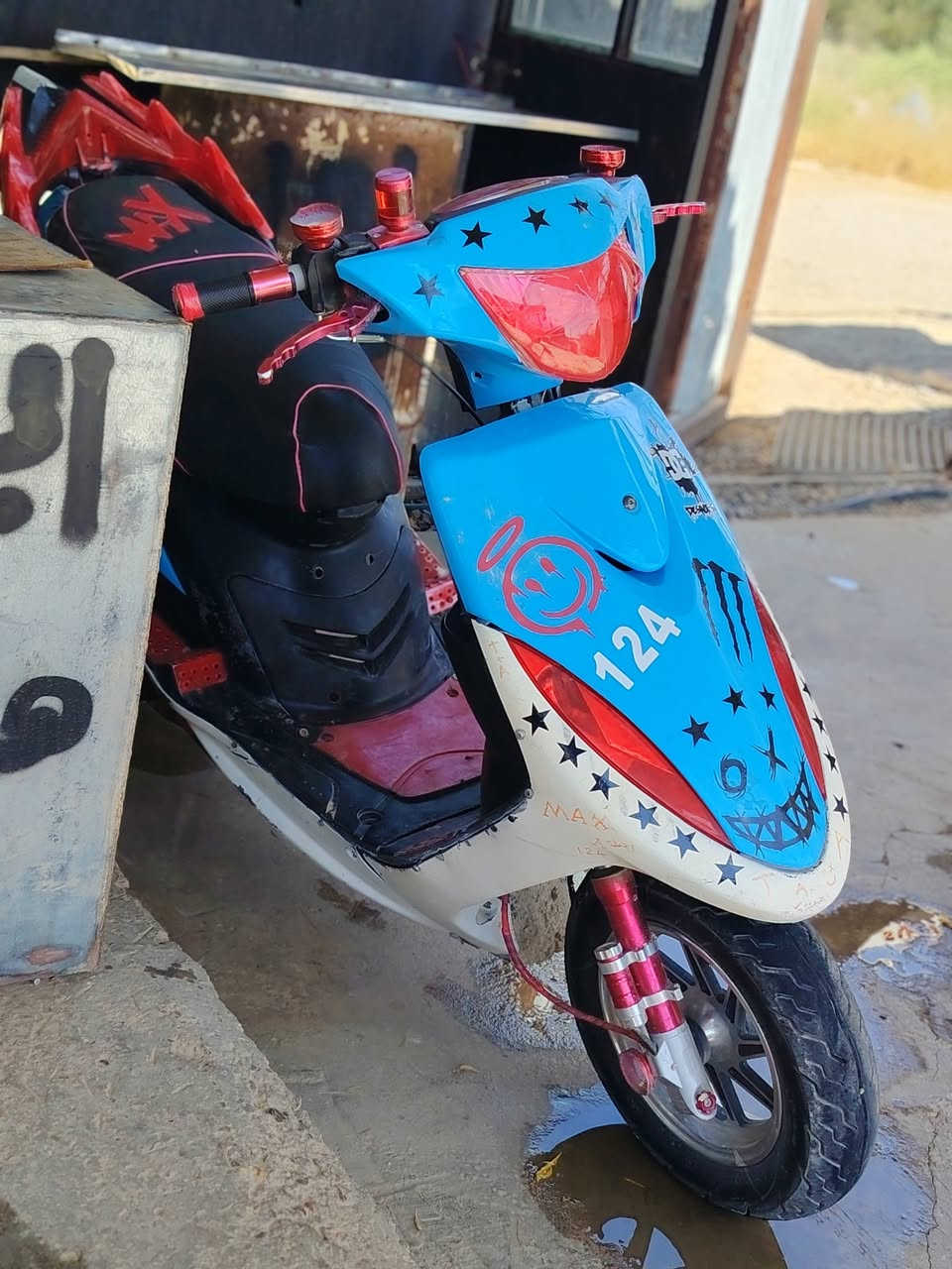 السلام عليكم
للبيع أو مراوس حسب القناعة
ماكس عدله مزوده تزويد كما موضح بالصور كامله مكمله مابيها نقص السعر 450 وبيها مجال المكان عانه الاستفسار ***********
