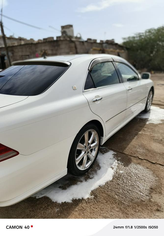 سياره شاهينه للبيع ادوات ادوت
مواصفاتها 
 مديل 2004 / شاصي 182 اثلنت / 3دكم غرفه جلد سوده جديدا كلش اشاير بلمراية و اشارة ترحيب فتحة سقف لايت اوتوماتيك و دوار مع استدارت السياره عتبه اثلنت بلاد تحكم استيرن و سبايدرات ولحيات بلاد ويلكب دنك بلادي نيكل جميع الكهربائيات شغاله تبريد مكينه كير وبدي مكفولات السياره نصبه ونظافه 100/100 هواي موصافت الاثلانت والجنايه يعرفونها السياره دخول جديد وتخبل احلى من الصور مكلف بلنشر ***********
