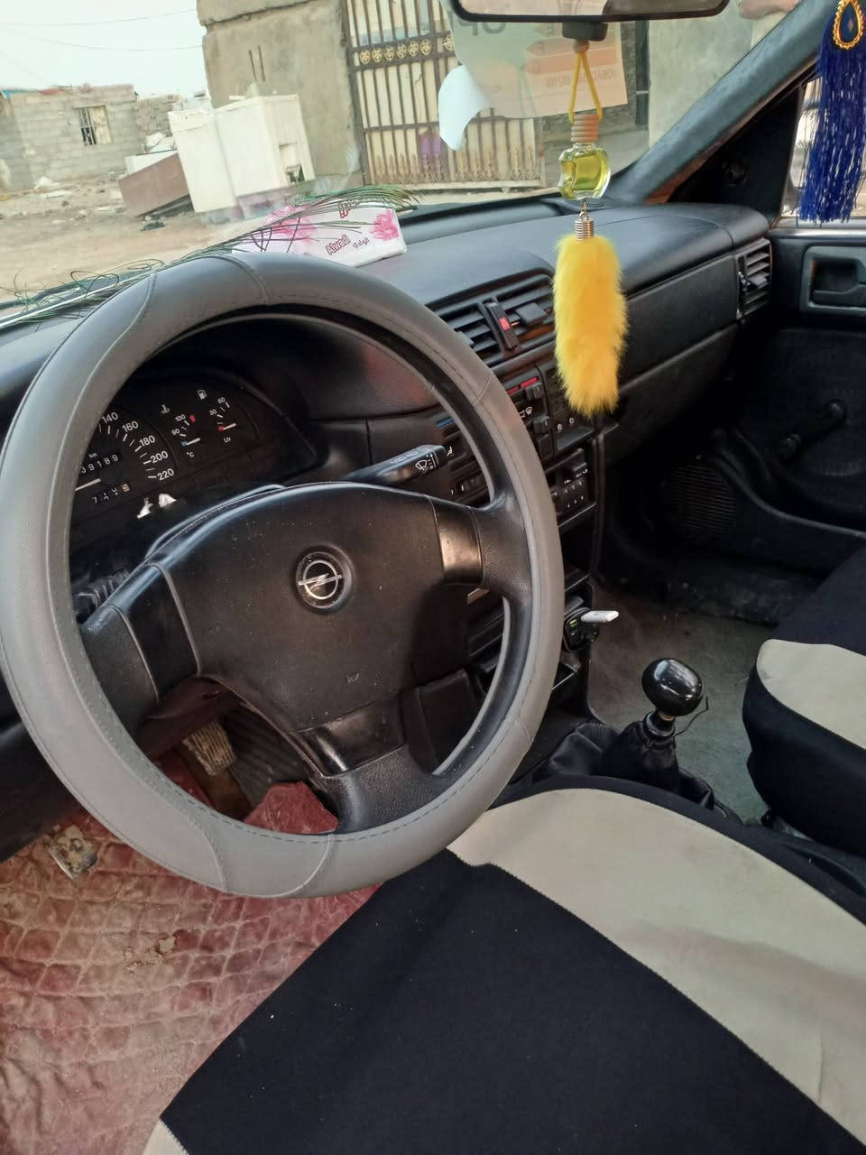 سلام عليكم اوبل فكتره رقم بابل بسمي تحويل ثاني يوم مشروع وطني سنويه جديده تخم تاير جديد مكينه كير صدر كله جديد سياره الف دينار ما تصرف عليها رقمي ***********
