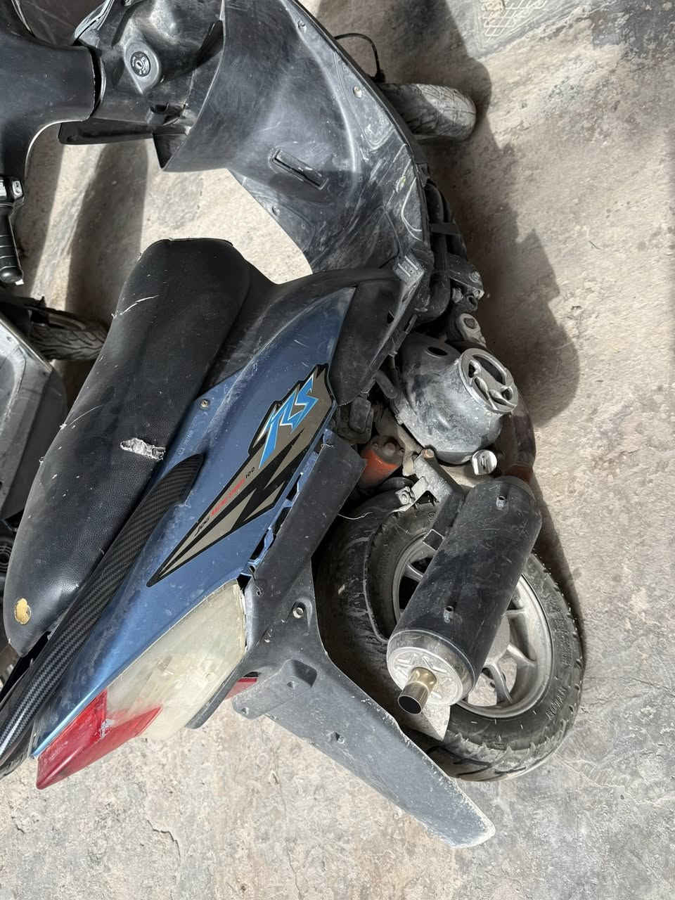 سلام عليكم دراجه ماكس 
نضيفه محركه حلو دراجه كله تخبل وبيه دزويد 
بيه نقوصات قليله دراجه سعره 500قفل  
ورجائن لي ما يعجبه لا يدخل ولا يتعب روحه


**إذا كنت صاحب هذا الإعلان وتريد حذفه لأي سبب، رجاءا أرسل رسالة إلى الدعم الفني**