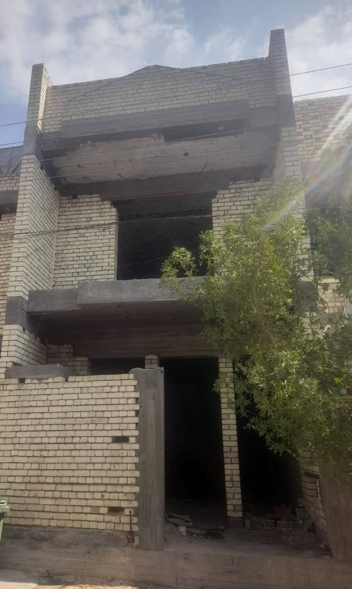 هيكل للبيع بناء درجة اولى
قريب على شارع العام خلف البانزخانه 

للاستفسار ***********
