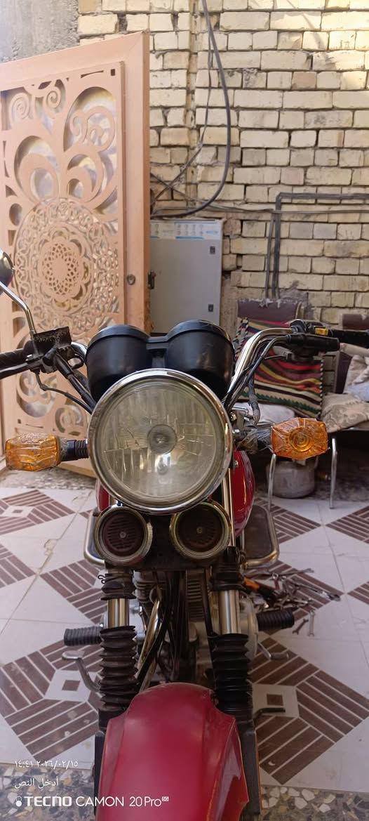 سلام عليكم شباب دراجة ديوان عضم دراجة ما مفتوحة موديل 2016 دراجة نقصها تبديل صالنصة وعداد دراجة احلى من الصور السعر 800 قفل قفل. الرقم ***********
