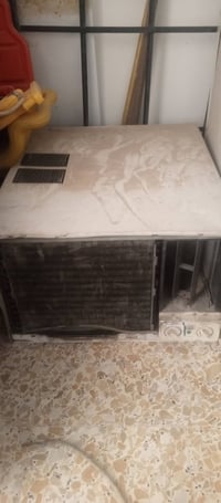 مكيف نظيف اخو جديد بس وجه مالته ضايه سعر 270 وبي مجال مكان بغداد كمالي...