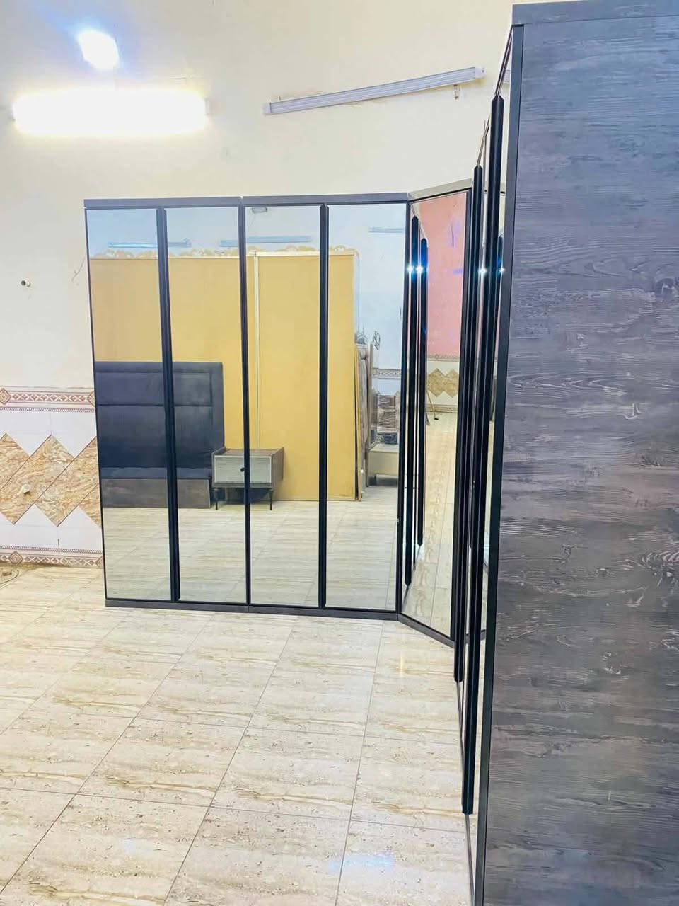 غرفة نوم تركي 
موديل زاويا 🌹
نضام ابواب 👈9👈 باب🚪
تتكون من 👈9 👈 قطع 
نضافة 95%💯😍
سرير جك مخزن 
إنارة داخل الكنتور 
مع نقل وشد داخل بغداد مجاني


**إذا كنت صاحب هذا الإعلان وتريد حذفه لأي سبب، رجاءا أرسل رسالة إلى الدعم الفني**