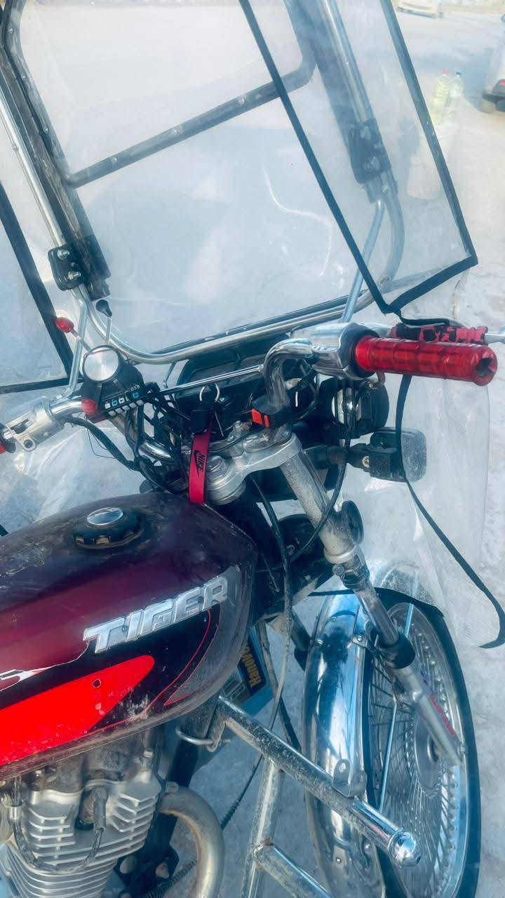 تايكر للبيع 2019معمر جديد وايرمنيه شغاله كلها تواير جديده المضله وياه درع هم السعر300بي مجال شي قليل حي التعليم العالي ***********.
