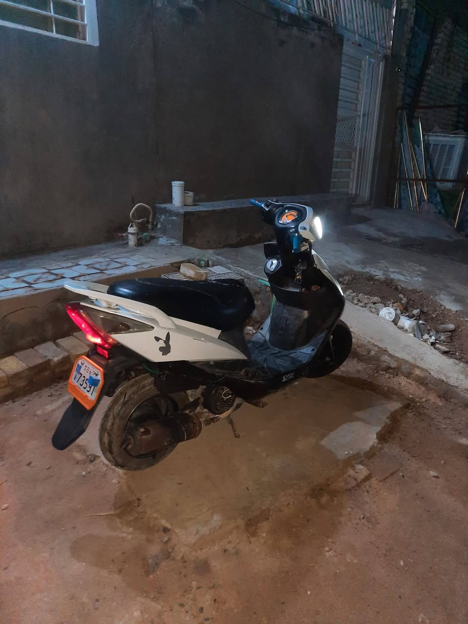 سلام عليكم دراجه  سيام حاويه جديده
دراجه كلش جديده برغي ما مفتوح بيها 
سعر 500 وبيها مجال 
*********** اي ستفسار اني حاضر 
مكاني النجف الاشراف
