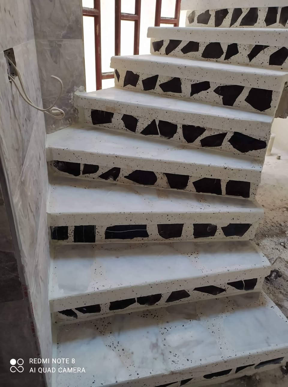 معمل الشروق لإنتاج البايات بكافه انواعها التعليق والتغليف ومن افضل المواد  وسمعت السعودية  الموصل  الملونه الجنب  اليمن رقم  الهاتف ***********صالح ابو مثنى
