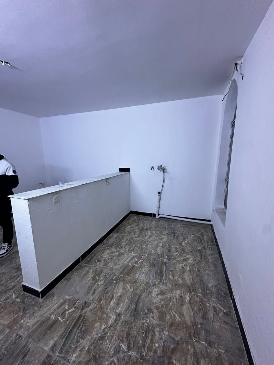 #للايجار____في____السيدية
مشتمل طابق اول فوق الارضي معزول عزل تام 

يحتوي على غرفة وصالة ومطبخ وخدمات 

قيمة الاجار:500 قفل 

للاستفسار:***********

او زيارة مكتب الفهد الهندسي للمقاولات العامة/شارع جامع الاقصى مقابل مكتبة الحكم سنتر
