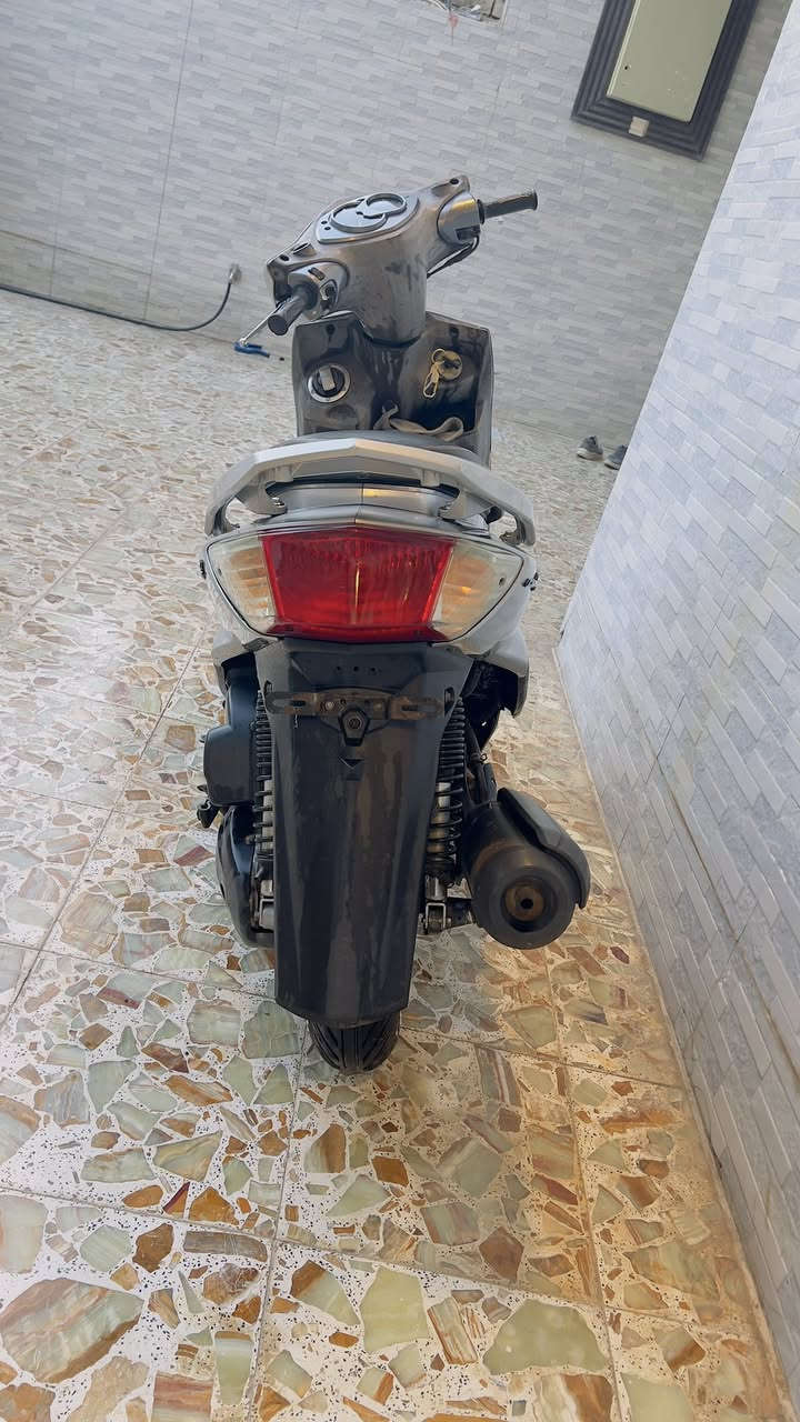 سلام عليكم يابه سكنس فحل ياباني قبق نفخ دراجه وكاله دراجه كفاله عامه من مكينه ذا مفتوحه وذا كفر تجاري دراجه قبل رمضان نازله رمبه  دراج مديل 2014  وودراجه برغي مامفتوح بيهه  بس دامه لكلجات ودشبول شغال دراجه اي نقص مابيهه السعر مليون وربع  الرقم *********** واتساب 🫀❤️
