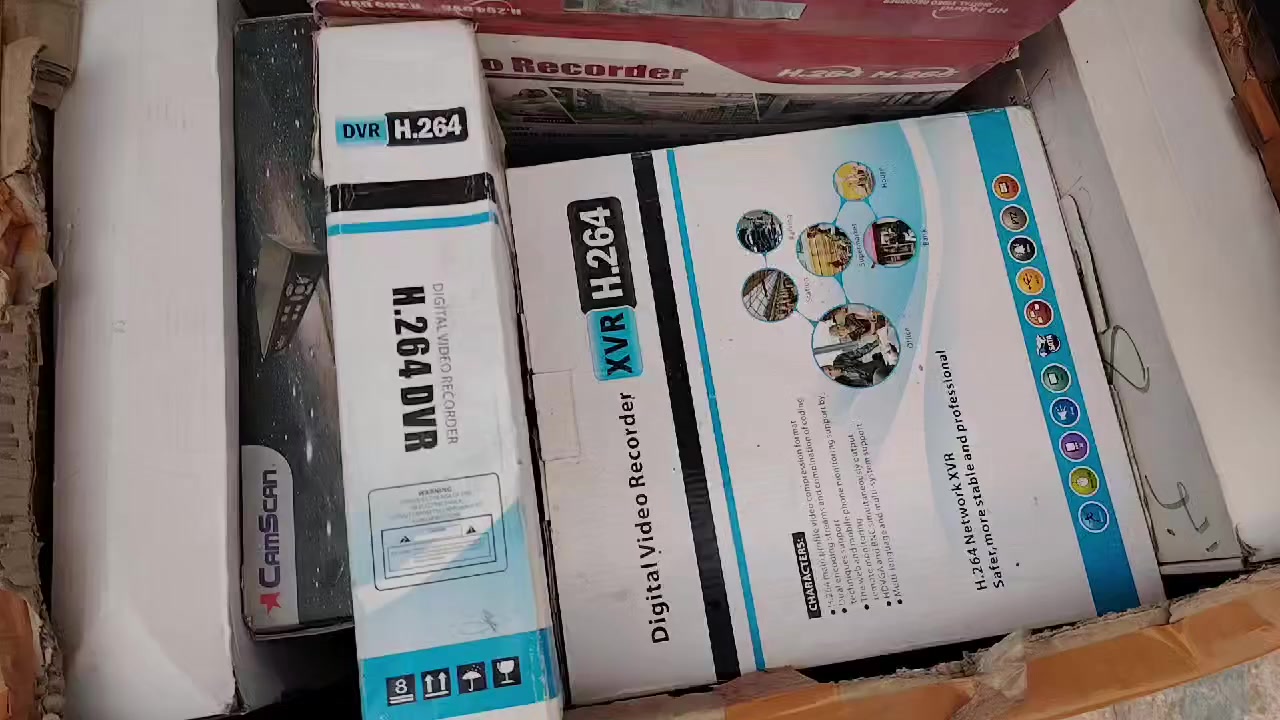 غراض للبيع مكانهن كوفه شارع ميثم التمار قرب دور الحوزة مقابيل مجمع الجنابي شرط كله جديد وعلى فحص ابيعهن شلعه وحده  ***********
