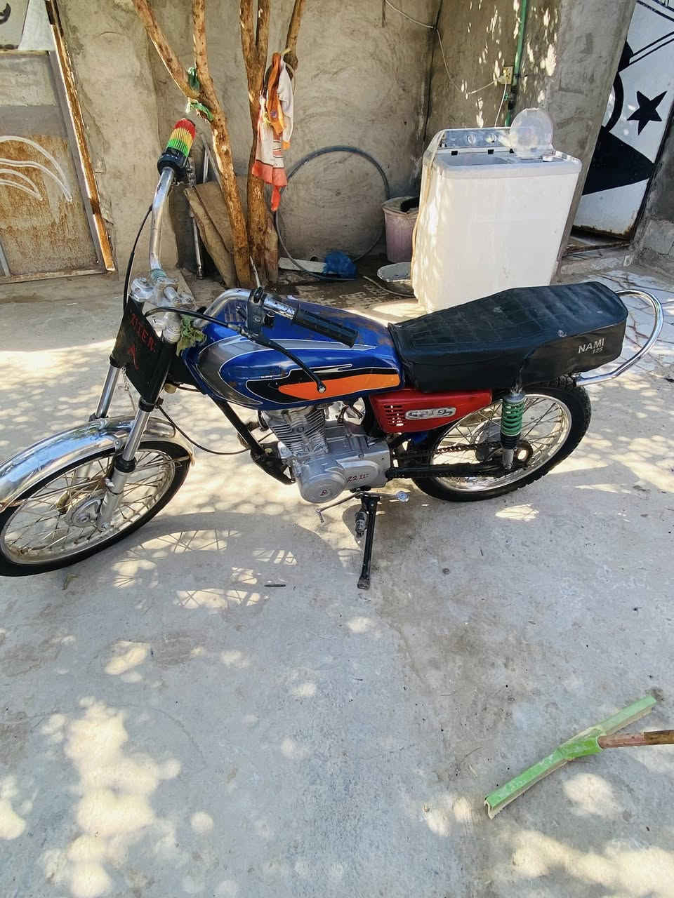 السلام عليكم ارشة للبيع شغالة محرك حلو السعر 175 بية مجال مكاني ورة مستشفى الإمام علي هذا رقمي 
***********
