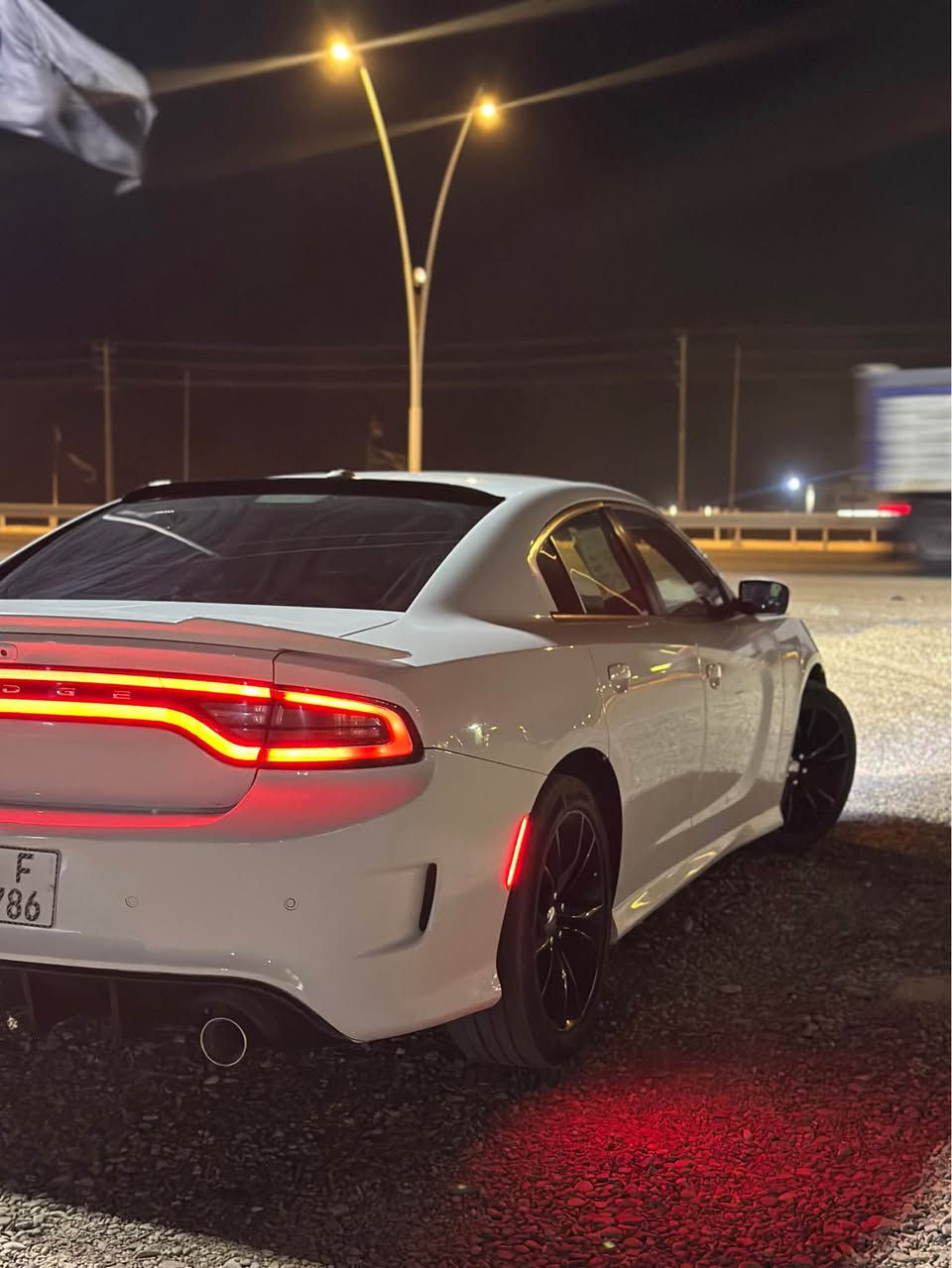 سلام عليكم 
جارجر 2020 اصل 
مواصفات SXT
المسافه المقطوعه 100 ميل 
كشنات تبريد+تتدفئه 
سترين تتدفئه 
مثبت سرعه 
حساسات خلفيه 
المقاعد كهربائيه +خزن ميموري 
تبريد قطعتين 
فول مواصفات ما عده الفتحه 
المكينه 3.600
الحادث ربع الجاملغ المامي 
صبغ وجه الصندوق 
ربع الباب الخلفي صبغ 

الصبغ اثر طخات
  
البصره شط العرب 

السعر 198 وبيها مجال حك الجيه 
*********** البصرة, العراق
