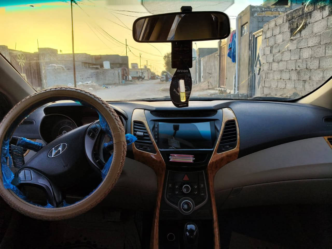 السلام عليكم سياره النترا للبيع2016
المكينه 1800 فتحه سقف مري شفط تبريد قطعتين داخل  بيجي مكينه كير حداديه خير من الله سياره مكانه نجف تواصل على هذا رقم ***********
