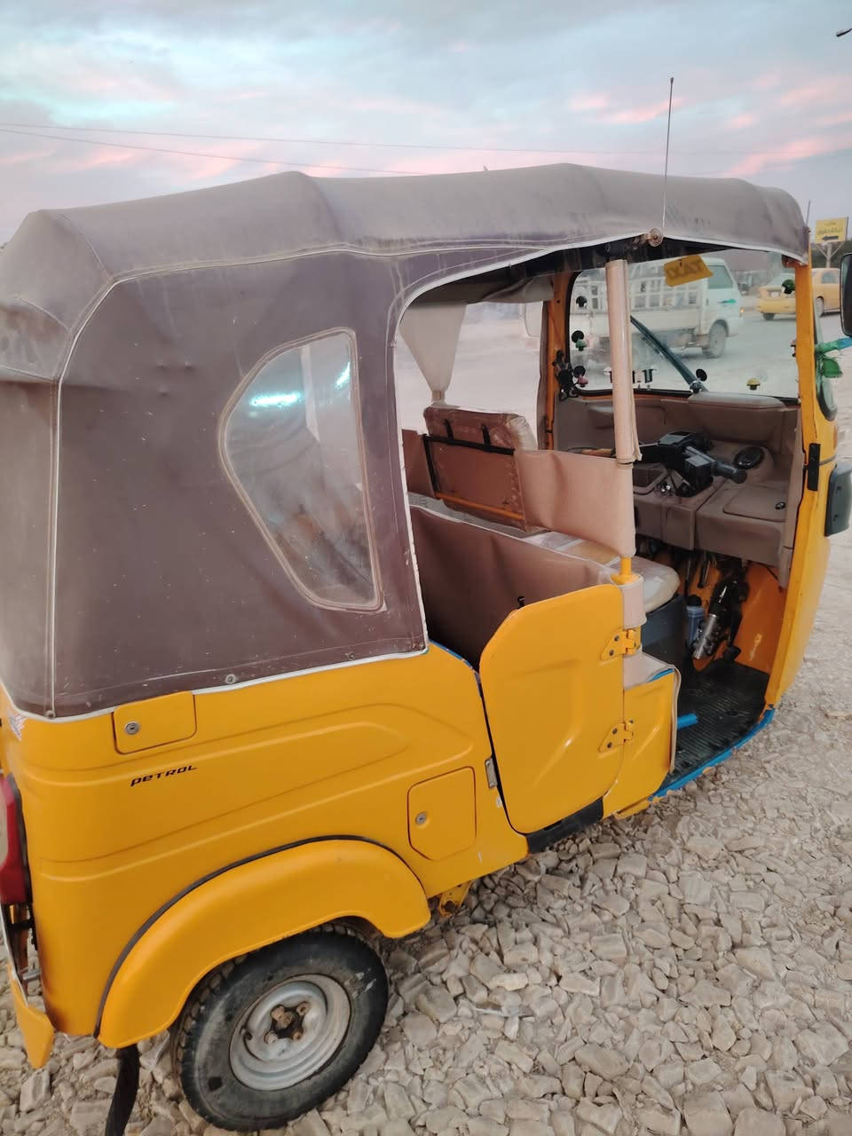 السلام عليكم ورحمة الله وبركاته تكتك موديل ٢١ شهر ١١ مكفولة عام
نظافة خير من الله المكان بغداد النهروان شراي يتصل ***********
الشراي يتصل على الخط مابي واتساب
